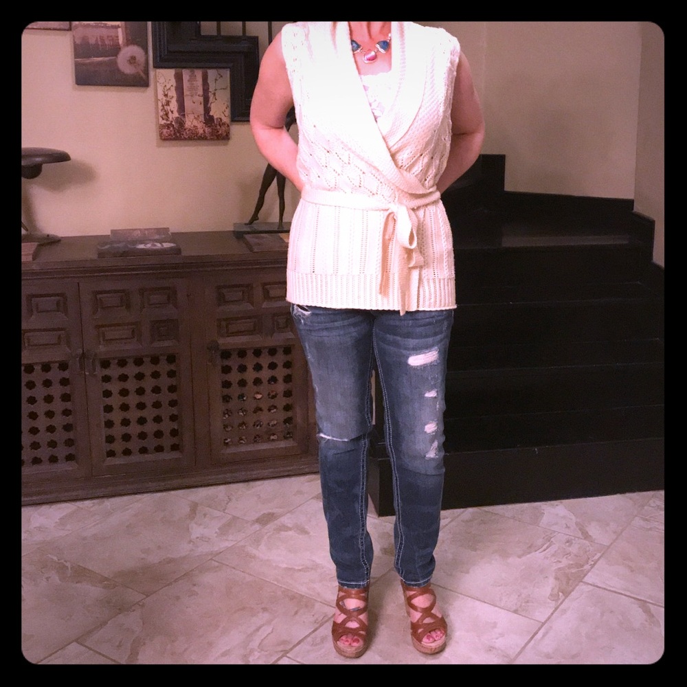 Elie Tahari Off-White Wrap Around Sweater Vest